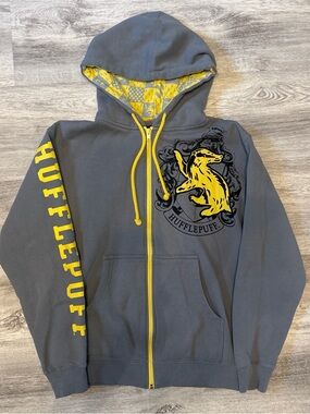 Exclusive Men’s Harry Potter Hufflepuff Crest Zip Up Hoodie in Gray & Yellow
